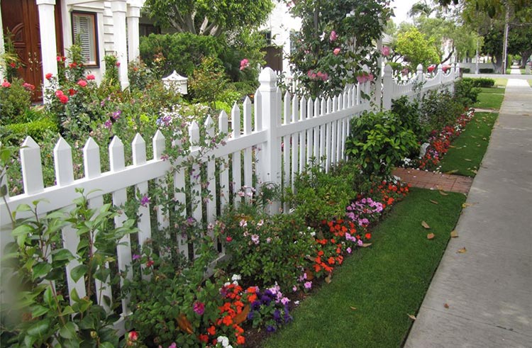 How To Do Fence Landscaping
